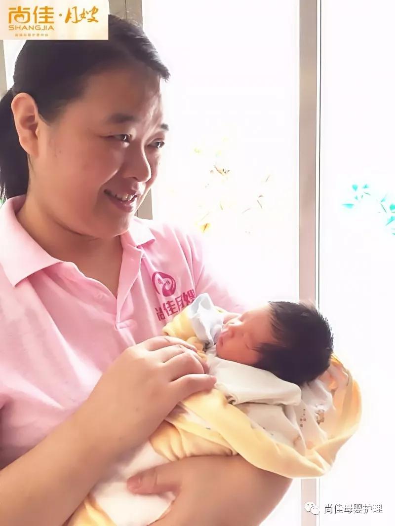 尚佳專業(yè)月嫂 | 母親生病丨 是否需停止哺乳？